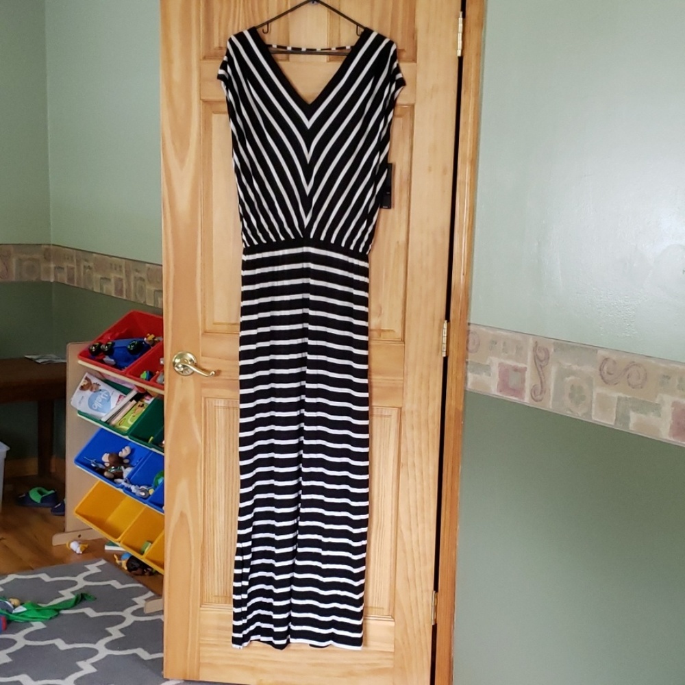 Mossimo black and white stripe maxi dress